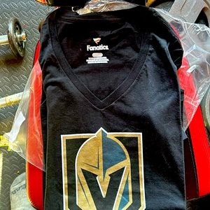 Vegas Golden Knights V-shirt. Small